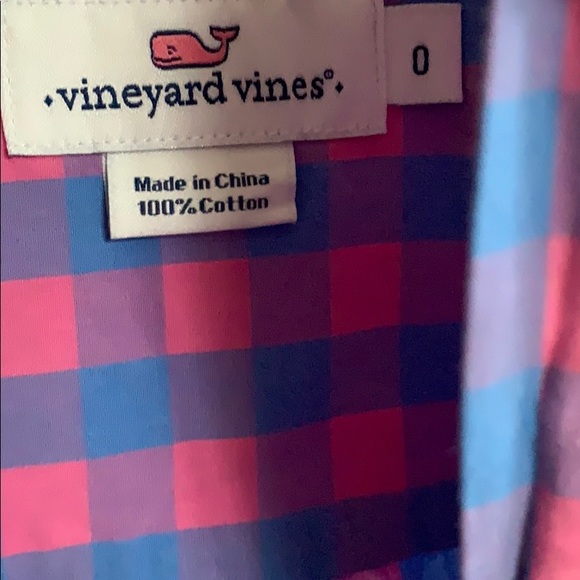 Women’s Vineyard Vines Button Down!! - Picture 4 of 7